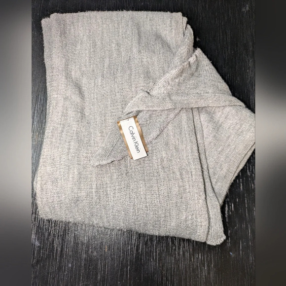 Calvin Klein Men's Gray Winter Scarf. One Size Fits All. EUC - Picture 1 of 6